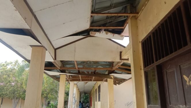 
 Anggota DPRD Kaltim Agiel Suwarno Soroti Bangunan SMKN 1 Kaliorang Yang Rusak Parah