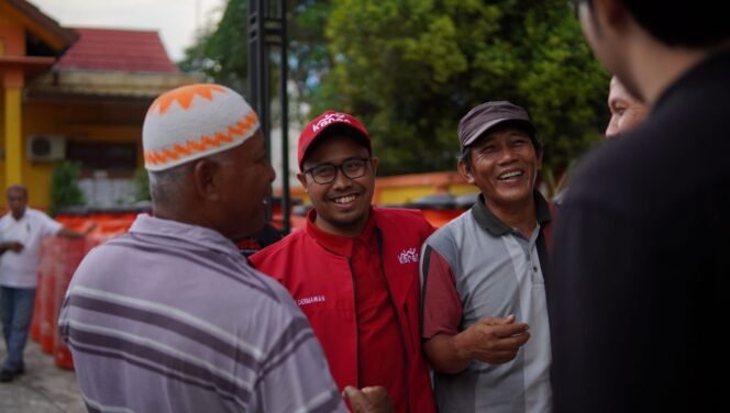
 Foto : Melalui Program Kukar Idaman Edi Damansyah dan Rendi Solihin, Rahmat Dermawan Sekjen (Keren) realisasikan Realisasikan Bantuan158 Tandon Air Bersih 
 di Dua Kecamatan